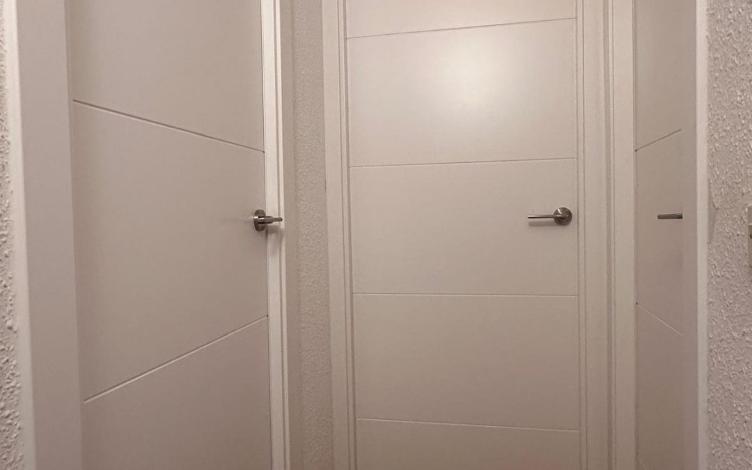 Puertas interiores macizas: calidad, resistencia y confort | Carpintería Martín