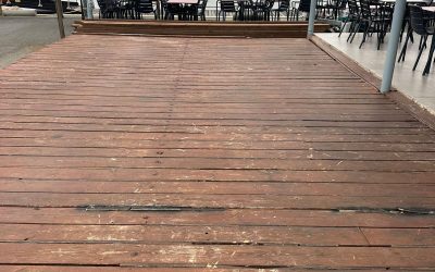 Tarima exterior en Cambrils: resistencia y durabilidad frente al mar